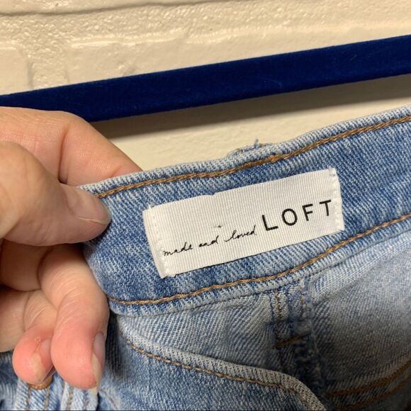 Ann Taylor Loft Boyfriend Light Wash Button Fly Jeans sz 10 - Picture 11 of 13